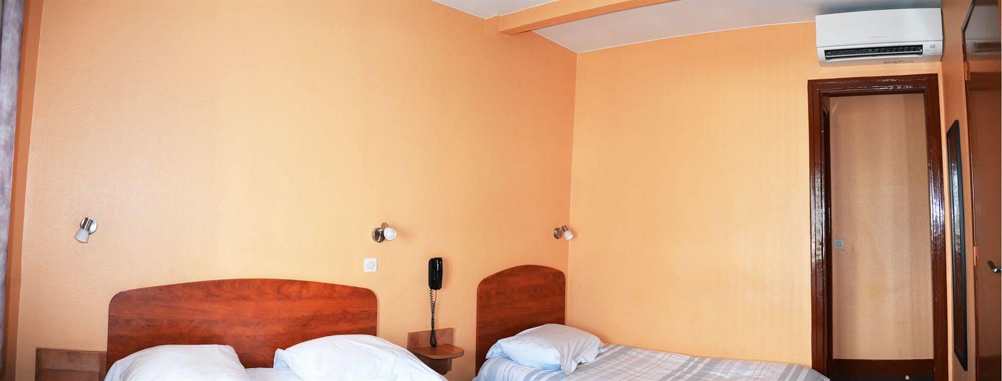 Le Cheval Noir Hotel Paris Pantin Exterior photo